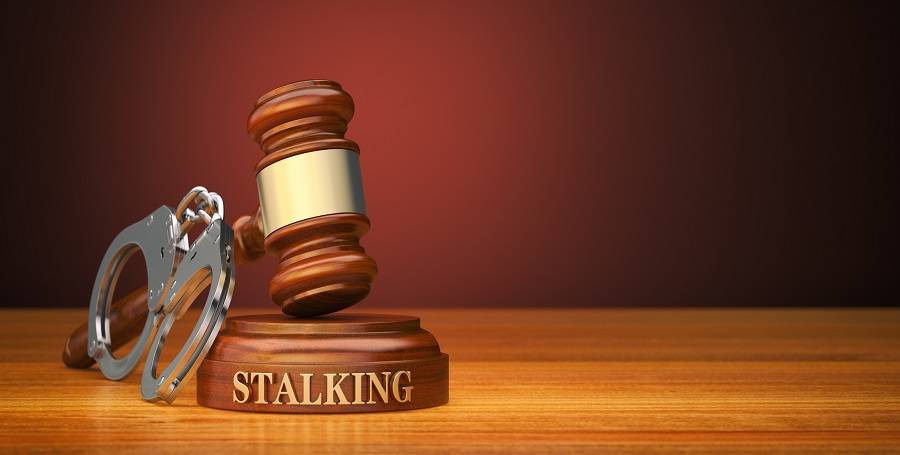 Lei do Stalking: O que muda na relação entre síndico e morador?